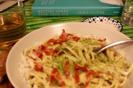 espaguetis carbonara guisantes