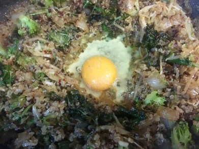 wok-de-quinoa-y-verduras-huevo-1